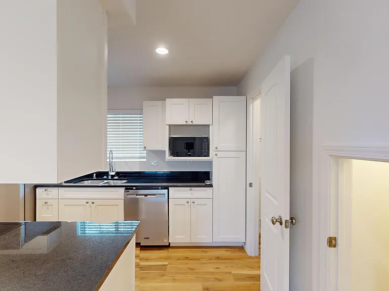 2 Bed Contemporary Town Homes in Fantastic North Valley Community — Photo 24