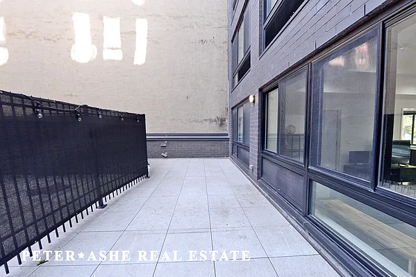 Rented by Peter Ashe | media 31