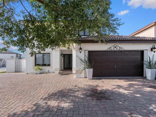 8279 NW 199th St, Hialeah, FL 33015