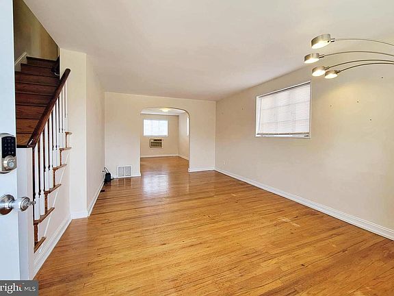 4th image of 630 Richfield Ave