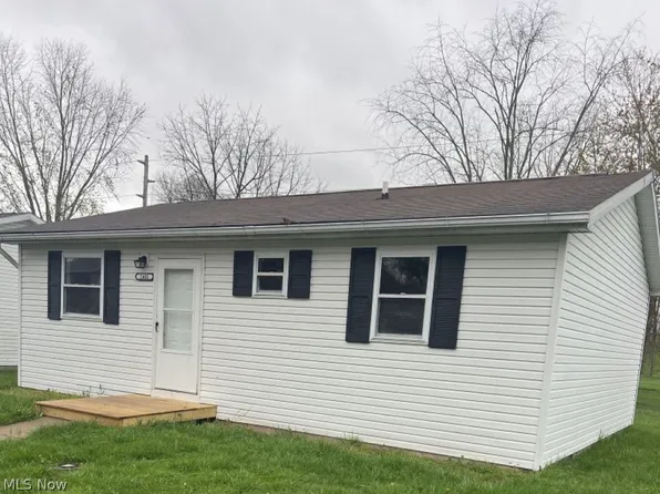 2401 11th Ave, Vienna, WV 26105