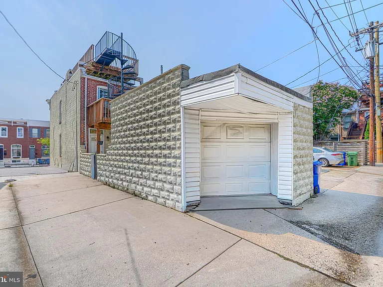 609 S East Ave — Photo 17