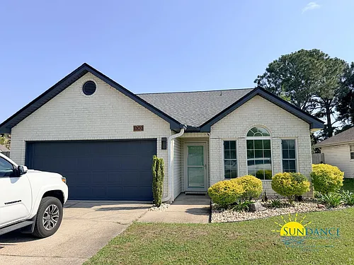 1303 Sterling Point Dr Photo 1