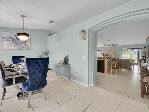 4th image of 663 NW North Macedo Boulevard