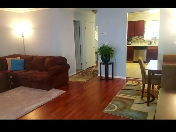 99 Boniface Dr, Pine Bush, NY 12566