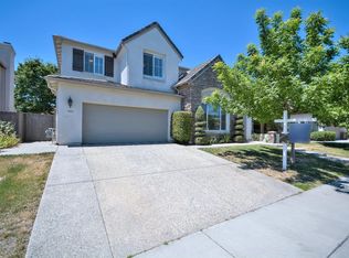 9828 Waterfowl Dr, Elk Grove, CA 95757