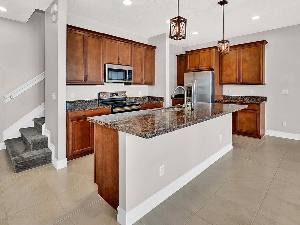 1st image of 94 Palm Ln #0