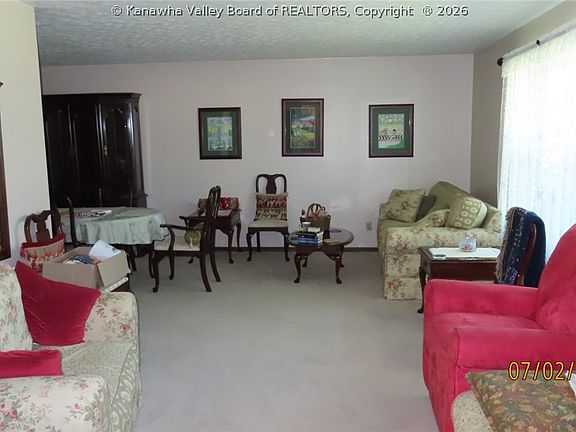 4th image of 611 Fitzhugh St