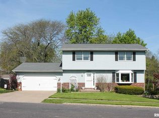 1908 Century Dr, Eureka, IL