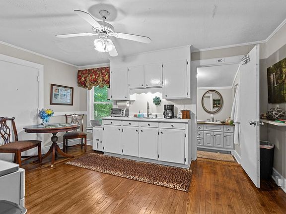 4th image of 158 Hill St