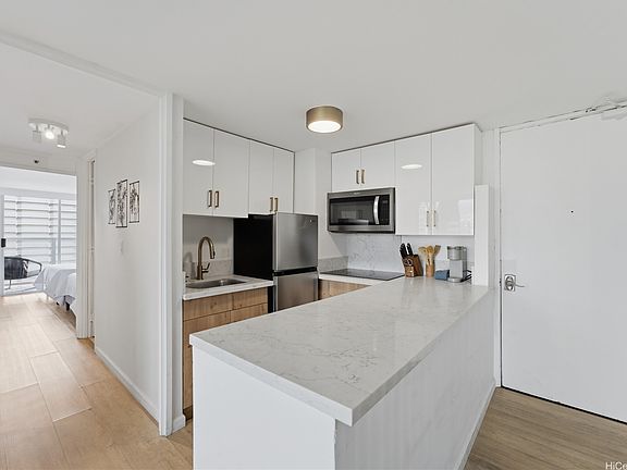 5th image of 445 Seaside Ave APT 1901