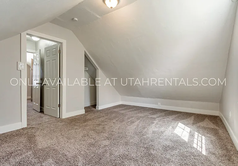 411 W Main St — Photo 25