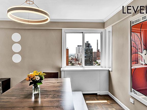 4th image of 200 E 78th St APT 18G