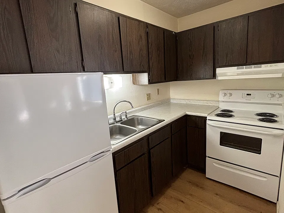 2400 Wapakoneta Ave #214