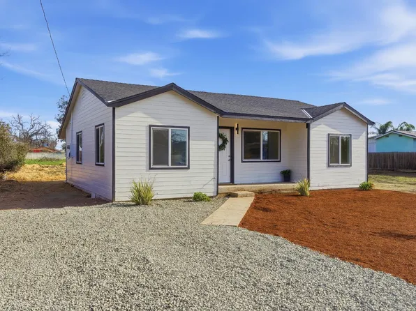 639 Kimball Ln, Hanford, CA 93230