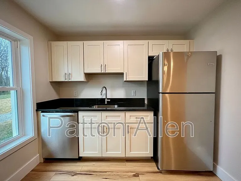 24.5 Crestview St — Photo 7