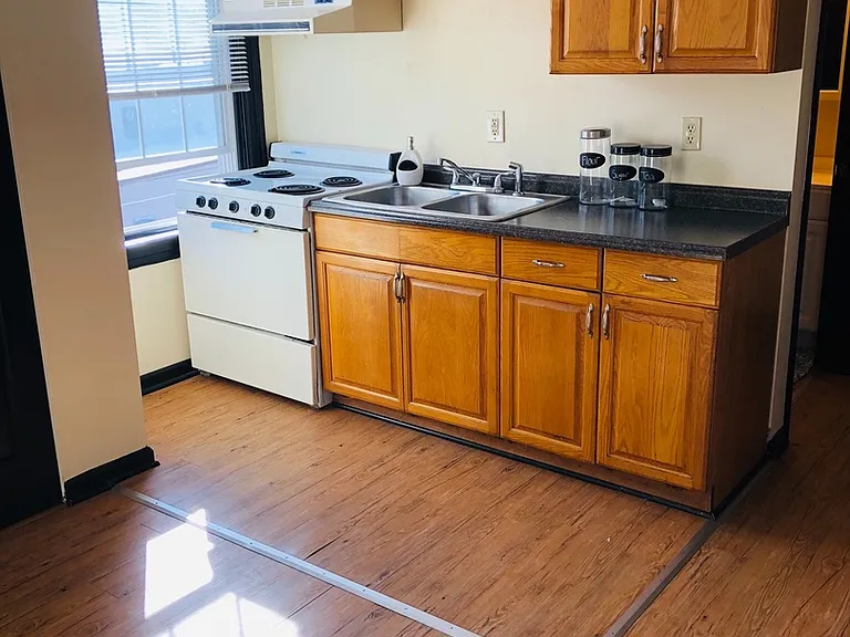 125 S McDonald St #11 — Photo 8