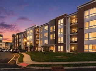 4 Vanderbilt Blvd #404, Florham Park, NJ 07932