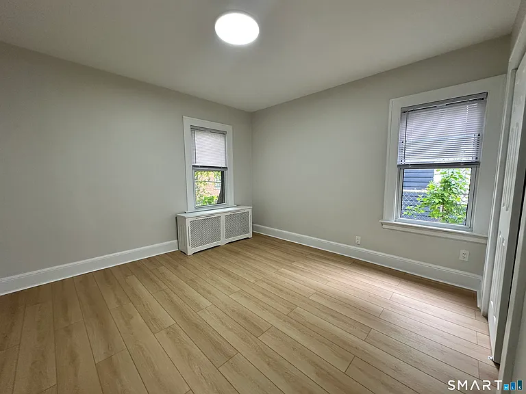 332 Robbins St — Photo 10