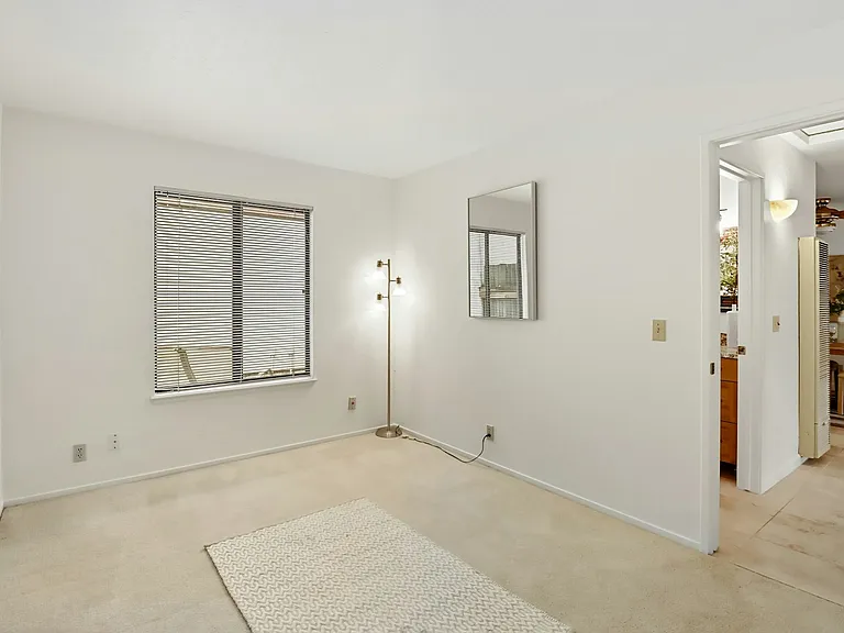 2526 Overhill Ln — Photo 14