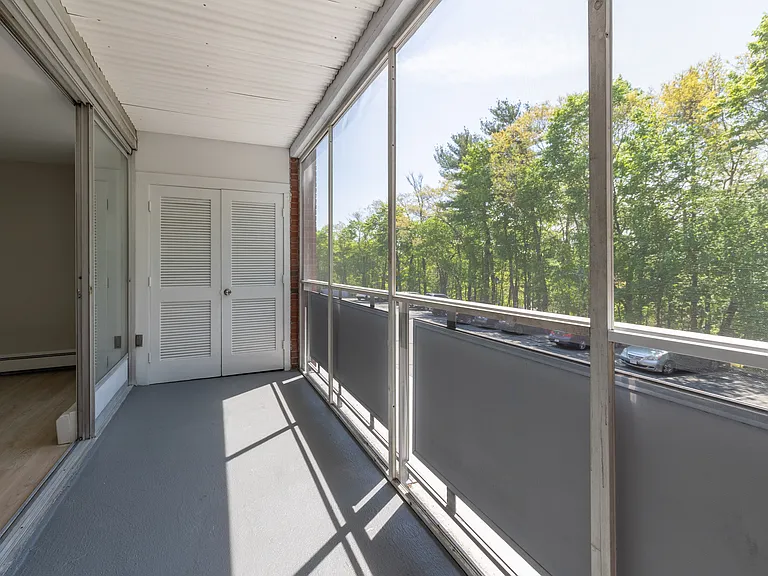 7 Stonehill Dr #4 — Photo 16