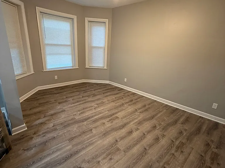 4341 S Michigan Ave #1S — Photo 6