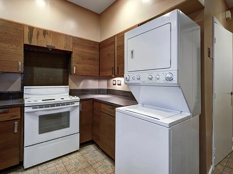 126 Thomas St NW #1 — Photo 4