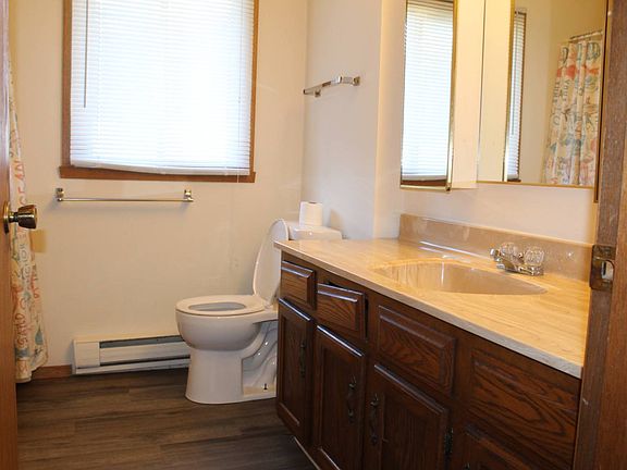 4th image of 1016 N Maple St #B