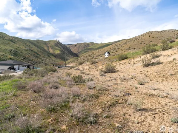 9959 Griffith Place, Entiat, WA 98822