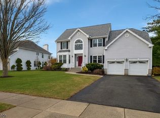 5 Clover Hills Dr, Franklin Twp., NJ 08873