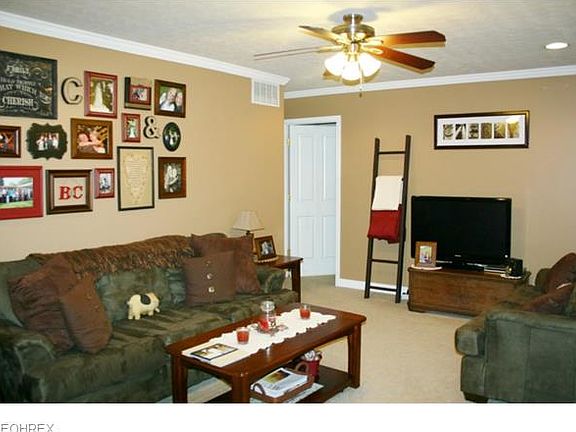 5th image of 425 Pecan Dr