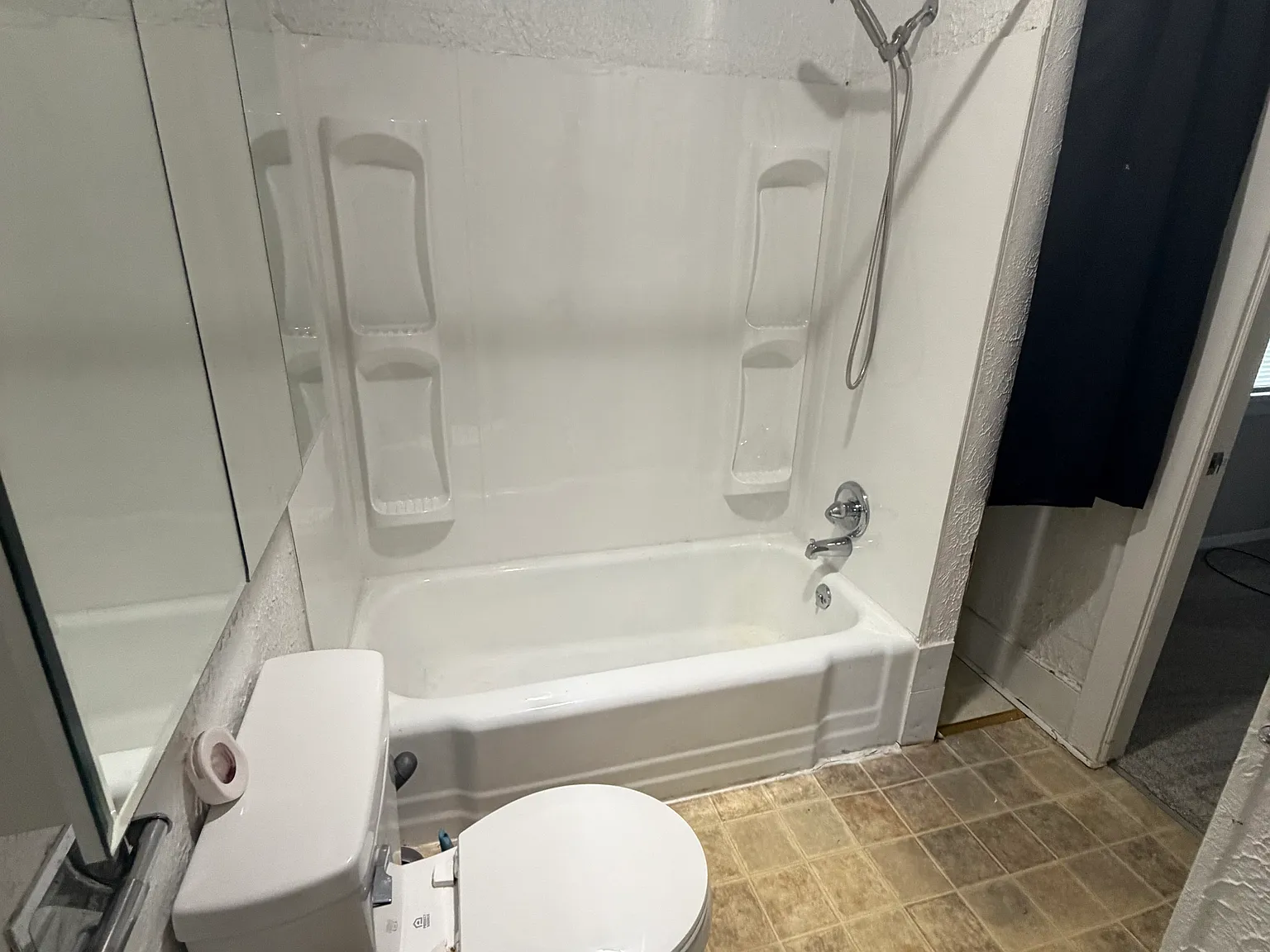 2 bed, 1100 sqft, $700 — Photo 1