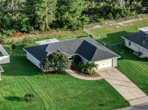 112 Bimini St NE, Lake Placid, FL 33852