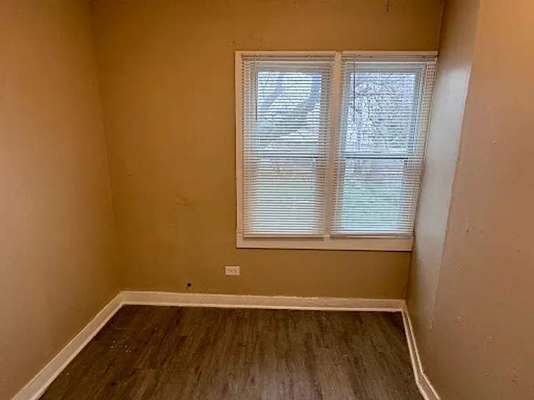 227 W 112th Pl — Photo 7