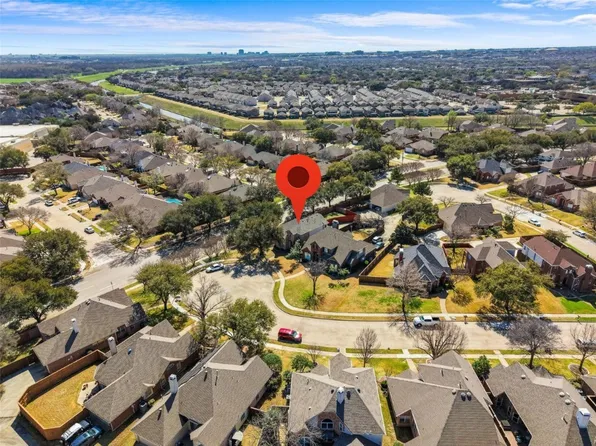 300 Cosbie Dr, Irving, TX 75063