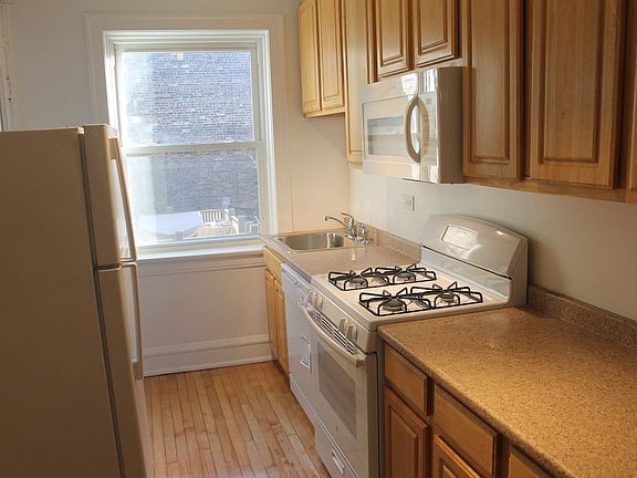 2nd image of 718-24 Hinman Ave #20E2