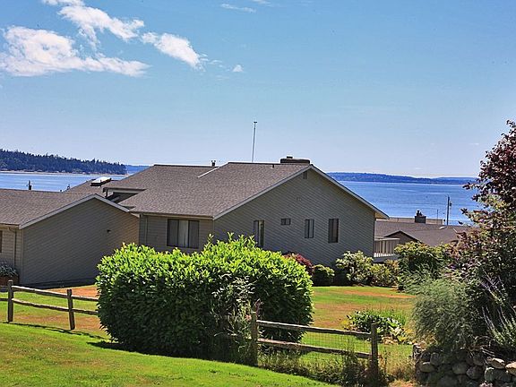 3rd image of 5553 Beach Bluff Dr