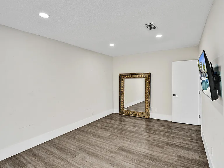 343 Layne Blvd — Photo 23