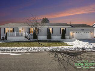 13771 Bluebell Ln, Cedar Springs, MI 49319