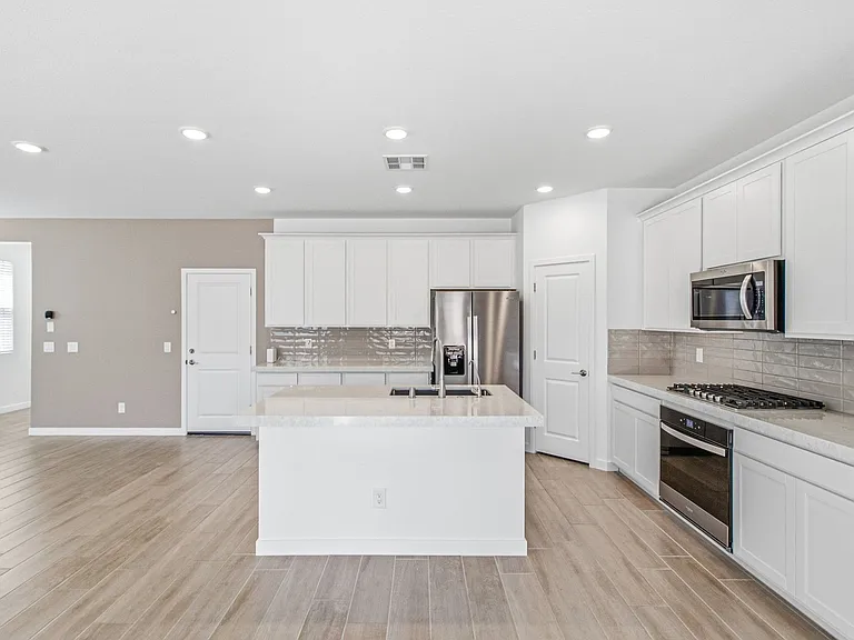 9915 Ruby Dome Ave — Photo 7