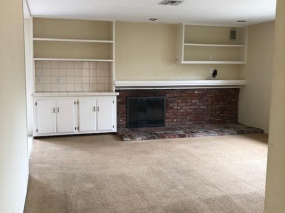 5th image of 224 Hiram Ave