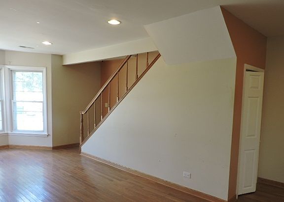 4th image of 5035 N Forster Ave