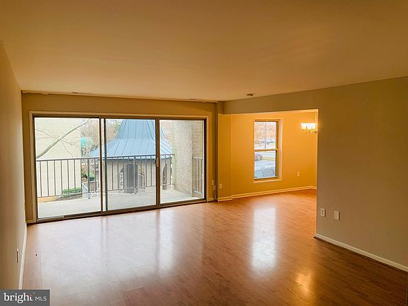 2nd image of 1 Canterbury Sq APT 302