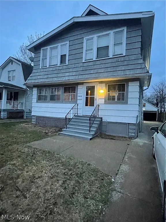 1464 E 175th St photo 1