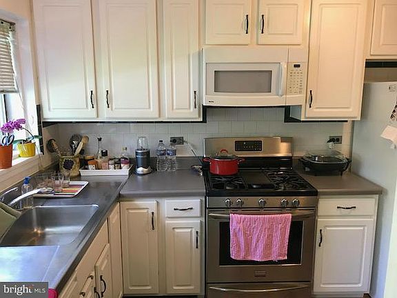 2nd image of 10662 Weymouth St APT 4