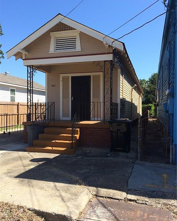 1st image of 1423 Music St