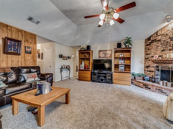 4th image of 2708 Casa Blanca Ct S