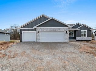 1058 Crescent Sq, Green Bay, WI 54313