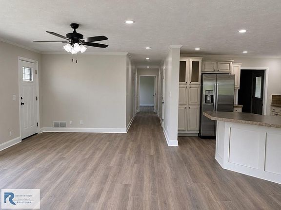 5th image of 3060 W Sunrise Dr
