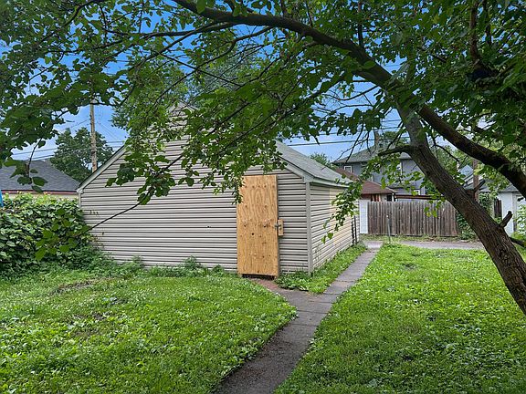 2nd image of 719 Sherburne Ave
